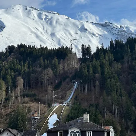 Zentrales 2,5-zimmer Mit Mega Bergblick *